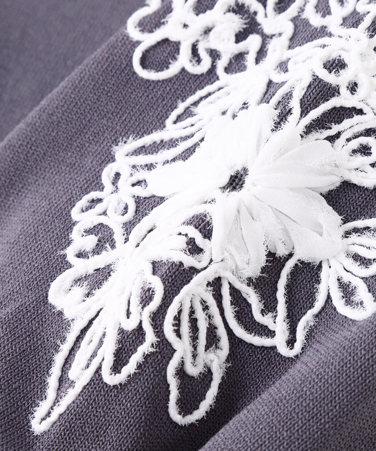 フラワー刺繍パフスリーブニット*