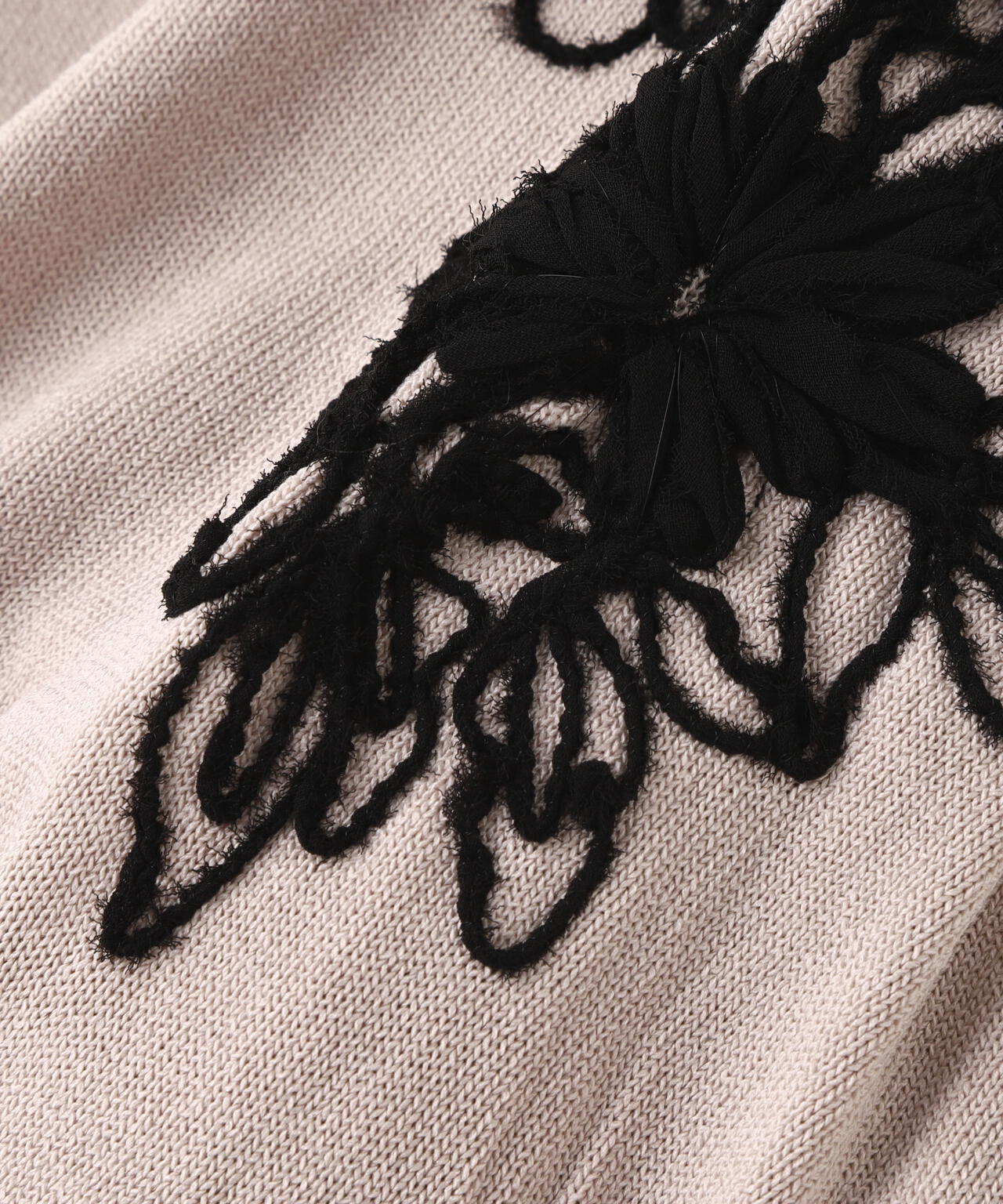 フラワー刺繍パフスリーブニット*