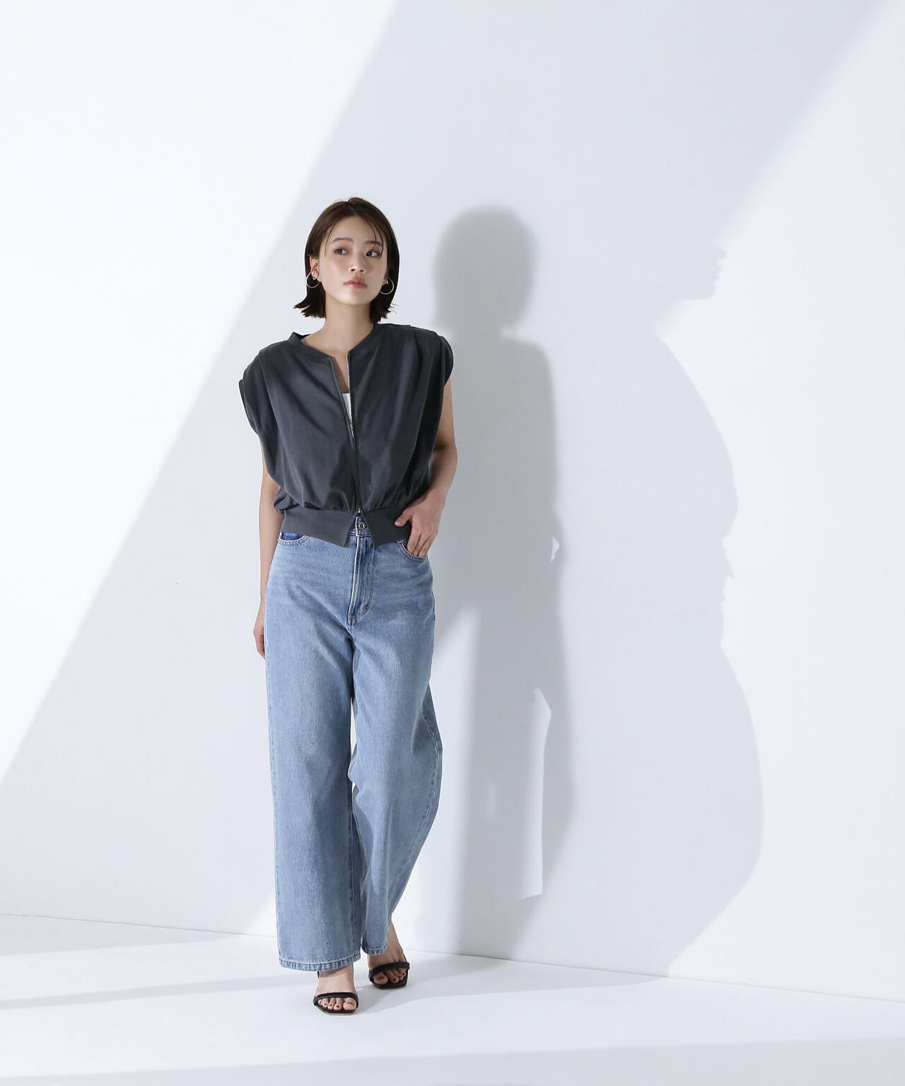 タックショルダージップベスト*