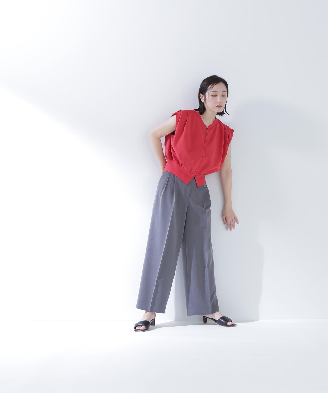 タックショルダージップベスト*