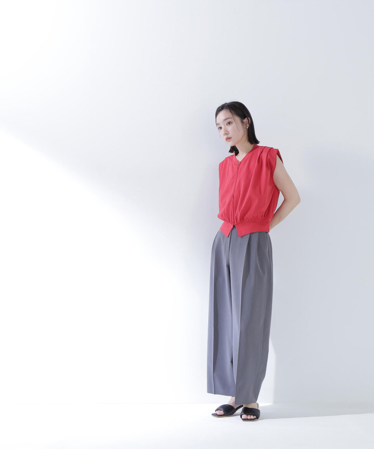 タックショルダージップベスト*