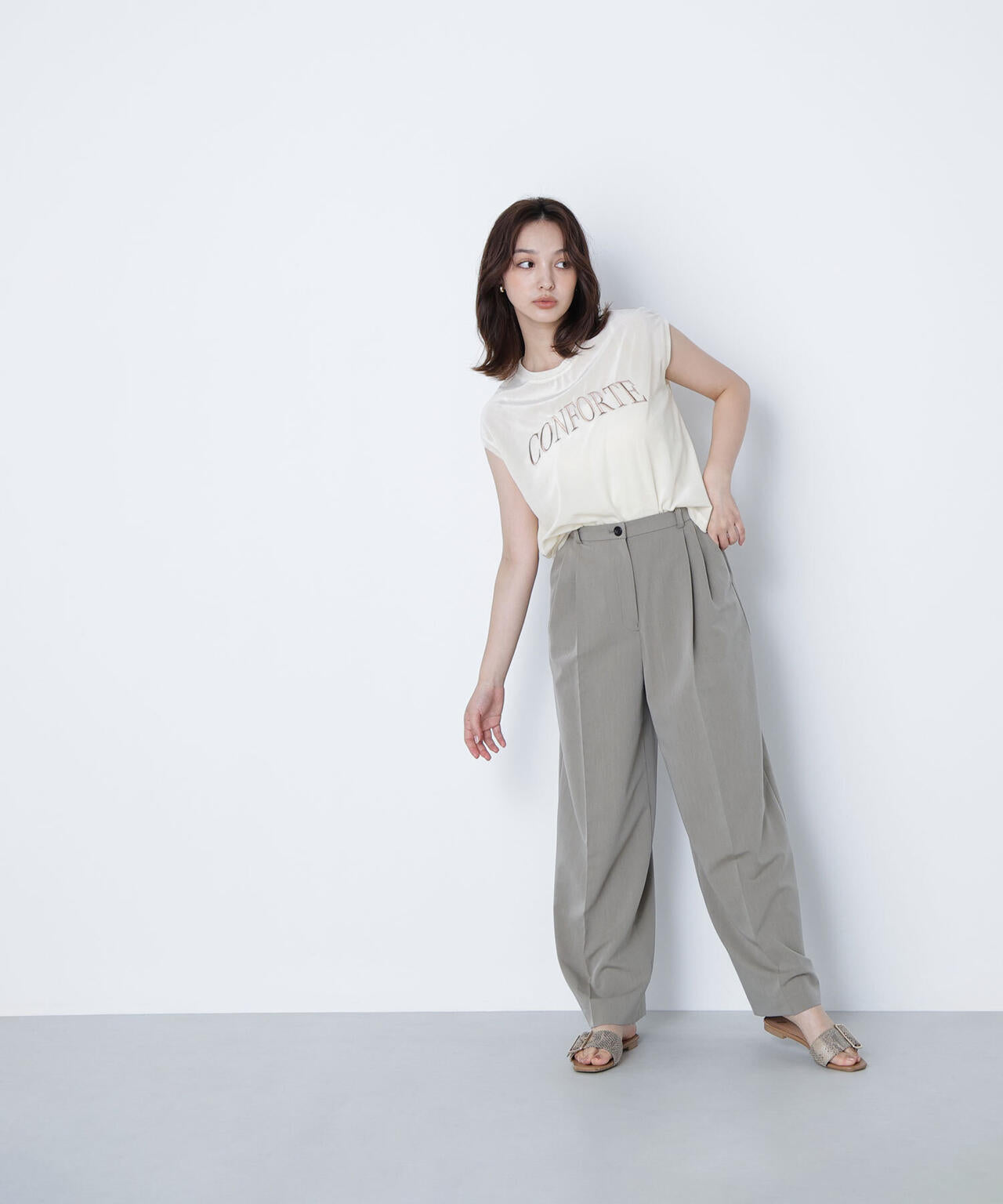 ベロアロゴ刺繍トップス*