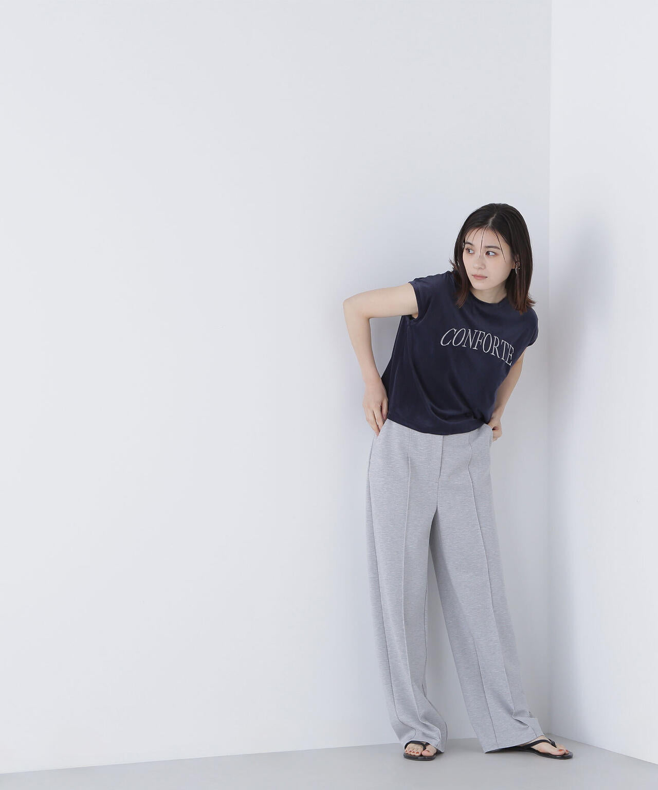 ベロアロゴ刺繍トップス*