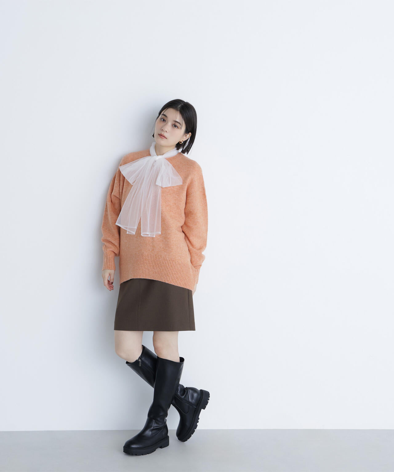 バックスリットミドルニット