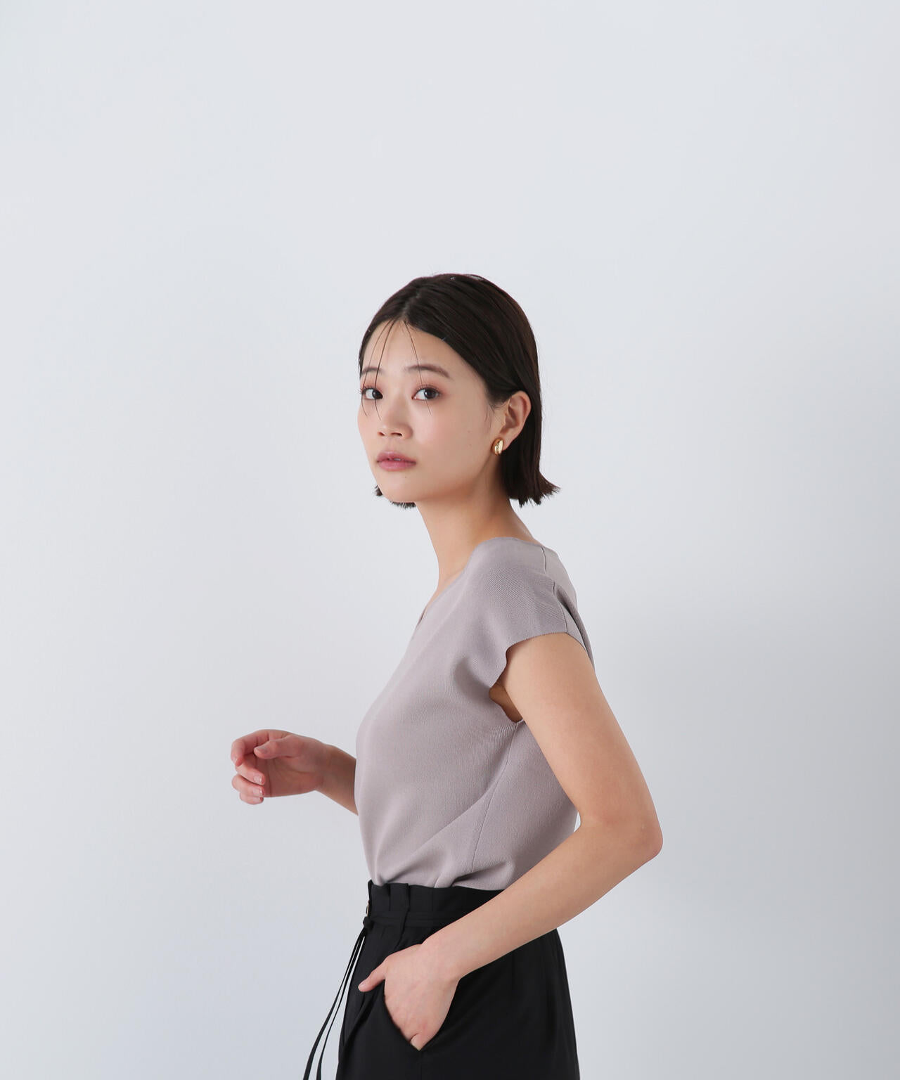 総針ベーシックシリーズ ニュアンスネックニット*