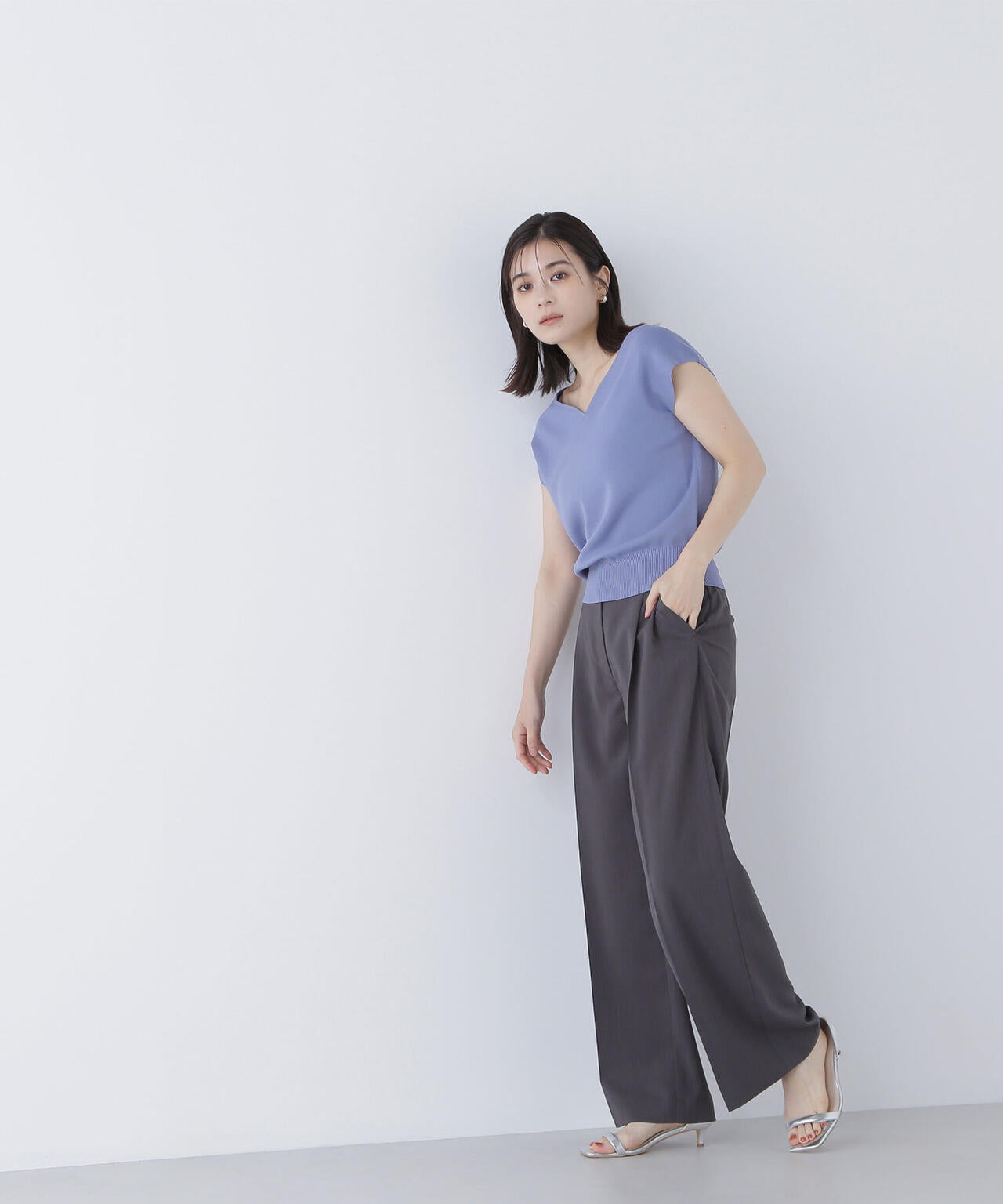 総針ベーシックシリーズ ニュアンスネックニット*
