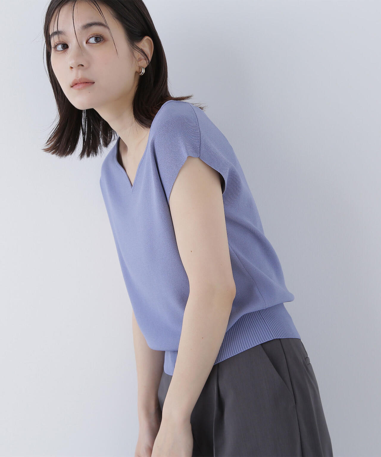 総針ベーシックシリーズ ニュアンスネックニット*
