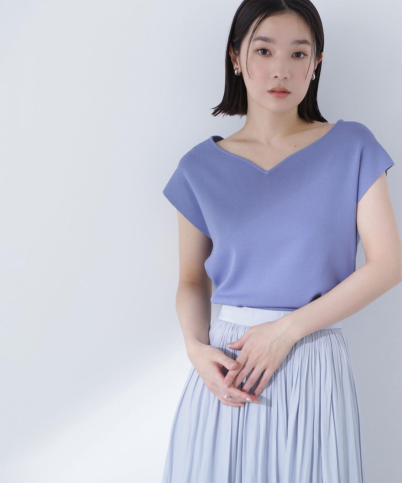 総針ベーシックシリーズ ニュアンスネックニット*