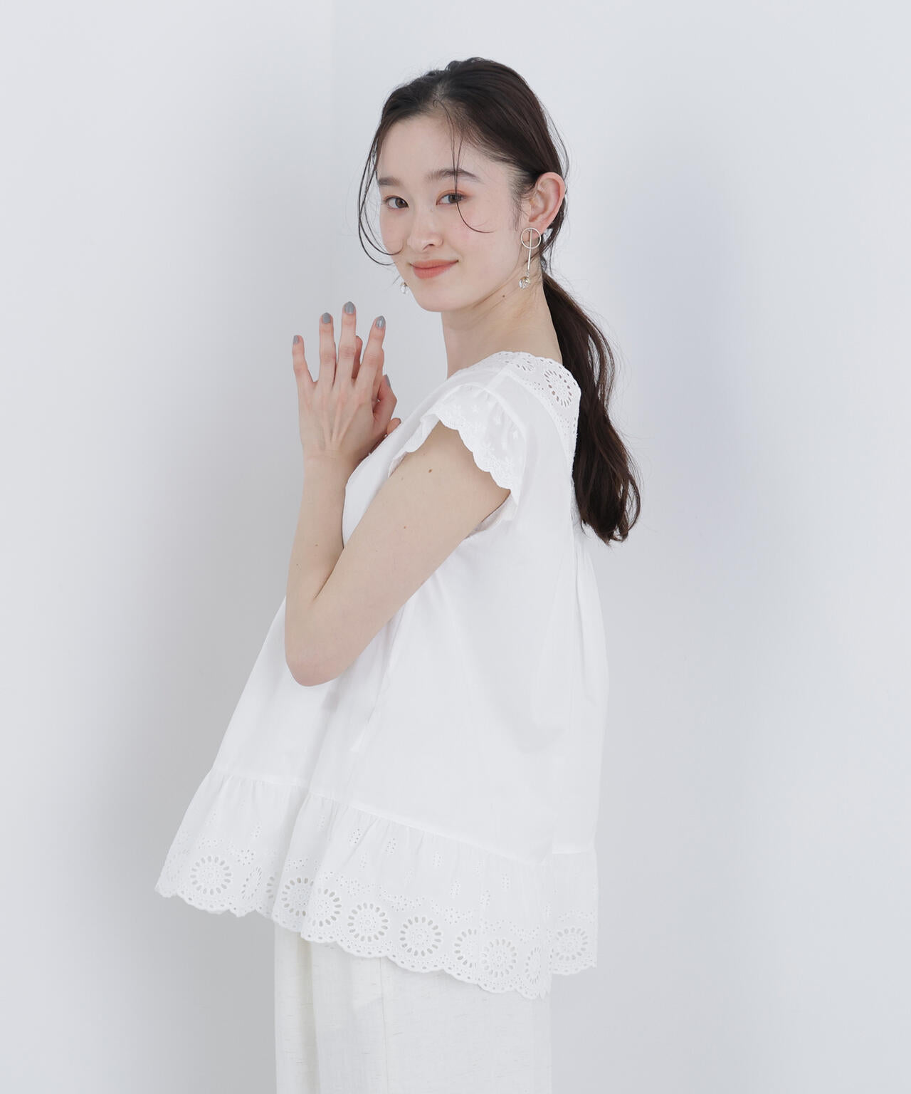 コットン刺繍ブラウス
