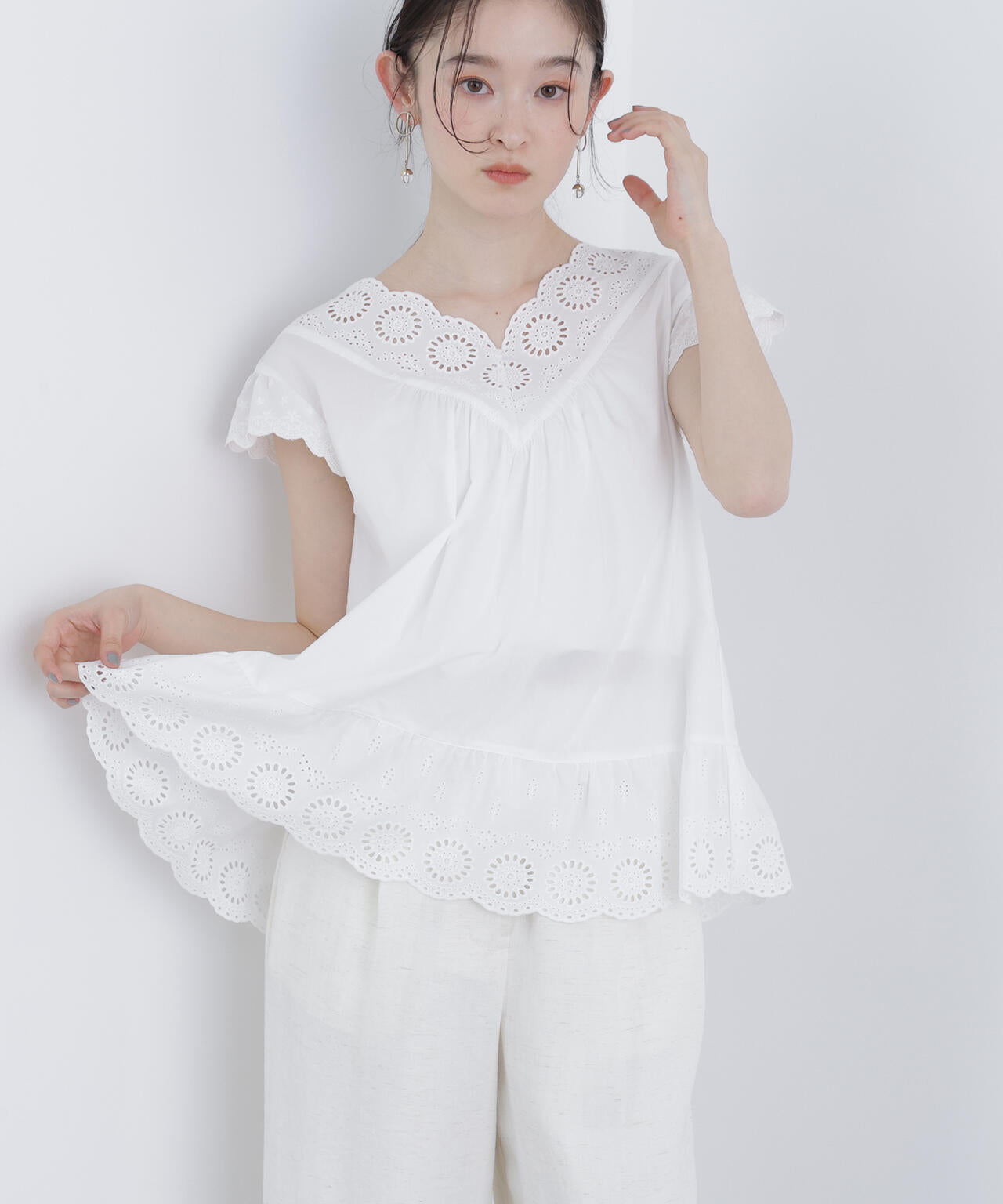コットン刺繍ブラウス