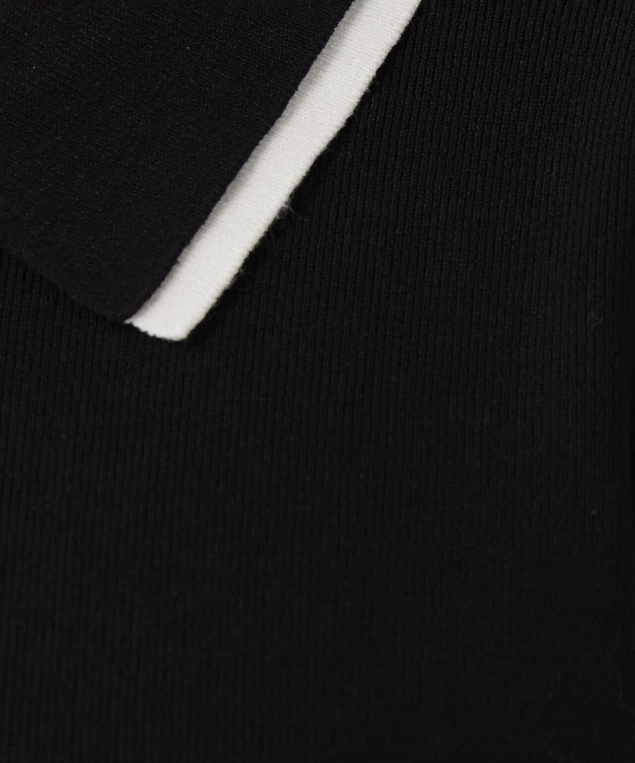 身長165　B:80 W:59 / H:85 / S:23.5 着用サイズ：FR