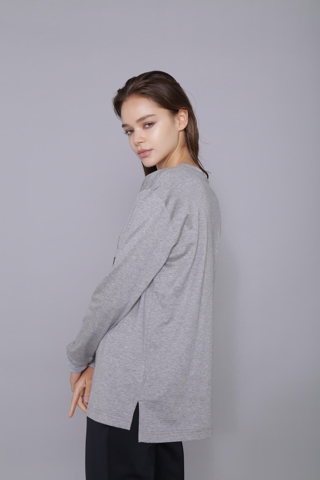 [THE HOLIDAY CLOSET] ロゴロンT