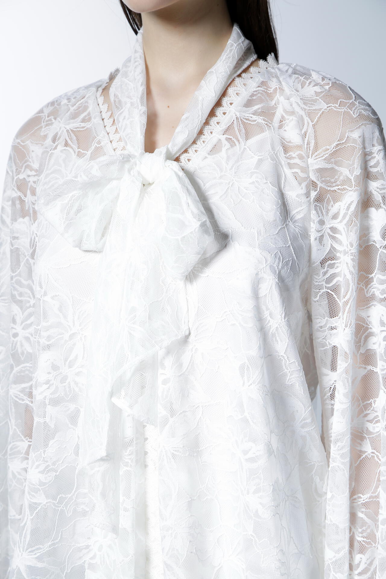 Ｖネックレースブラウス_