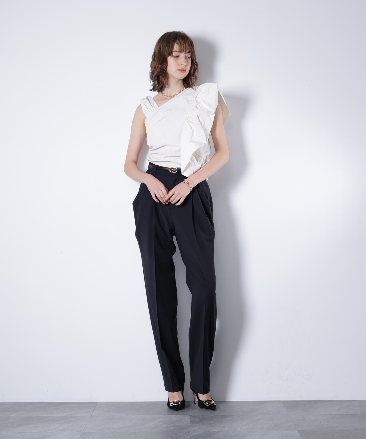 H 177cm B 76cm W 61cm H 89cm 着用サイズ：38