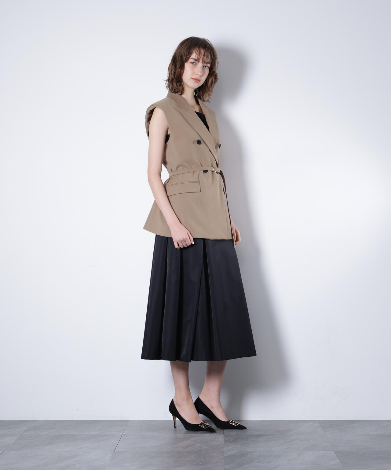 H 177cm B 76cm W 61cm H 89cm 着用サイズ：38