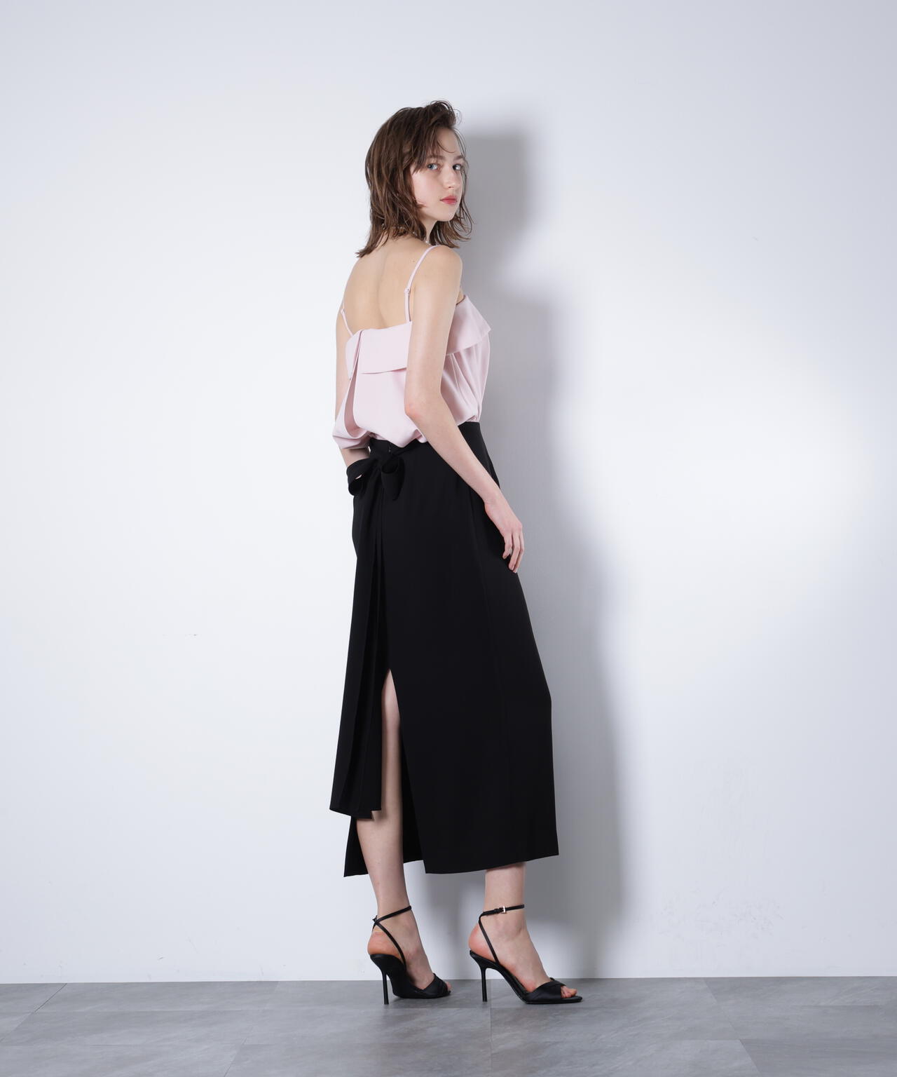 H 177cm B 76cm W 61cm H 89cm 着用サイズ：38