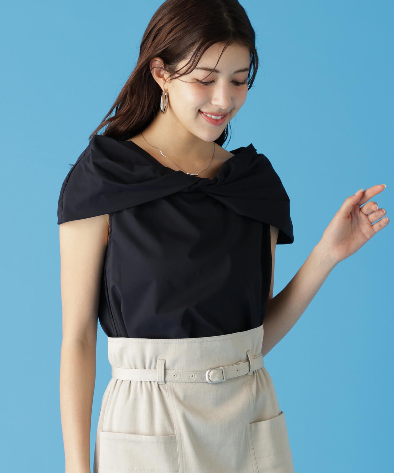 ツイストオフショルカットソー