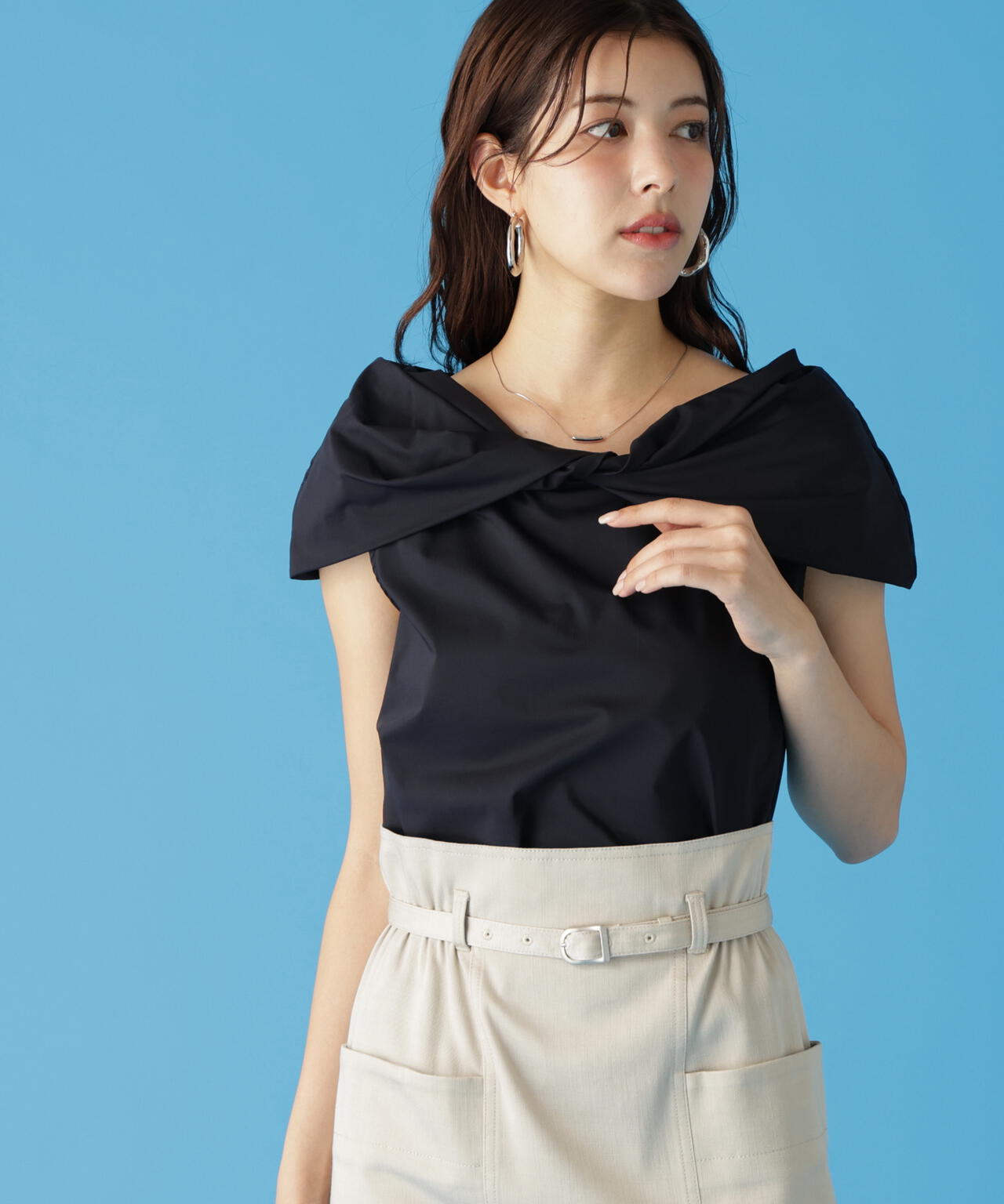 ツイストオフショルカットソー