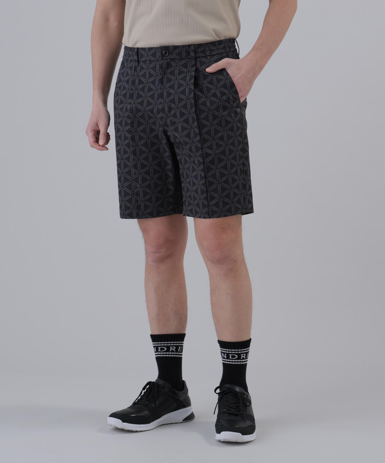 【吸水速乾】【ストレッチ】トライアングルロゴプリントショートパンツ (MENS)