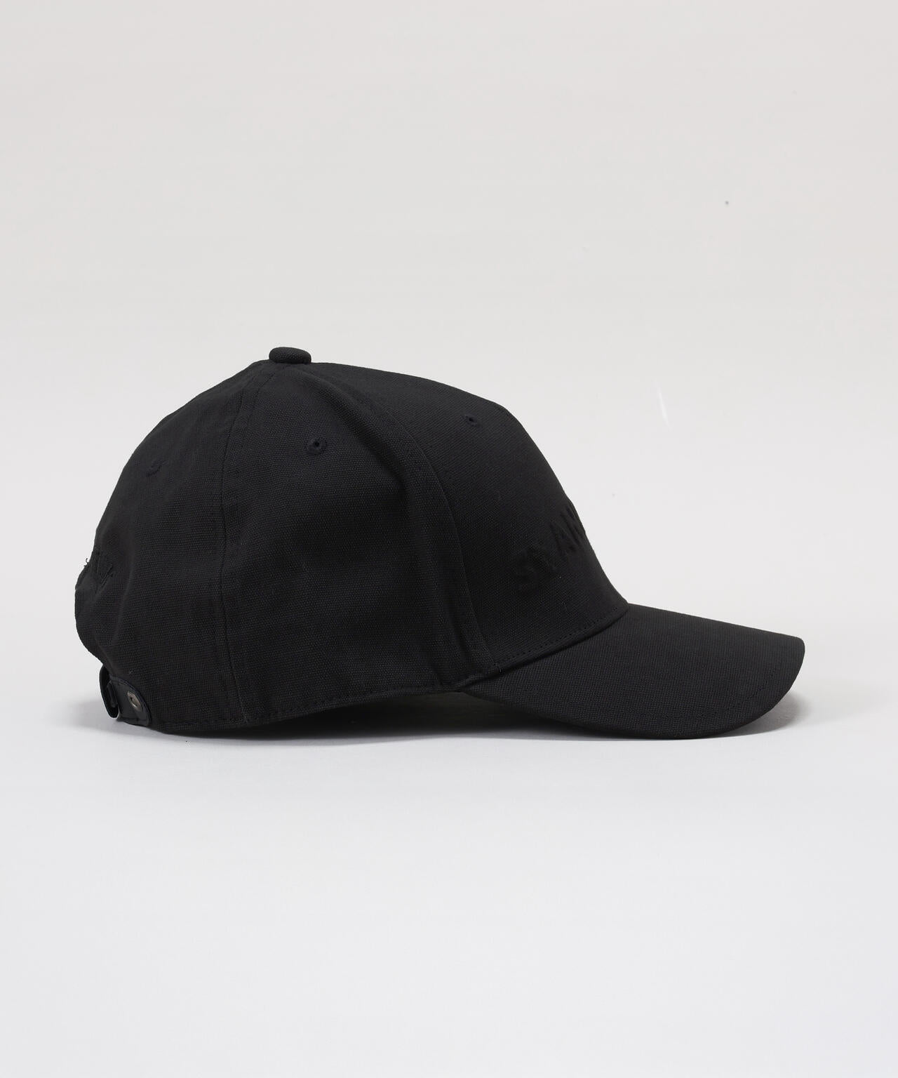 ロゴエンボスキャップ (UNISEX)