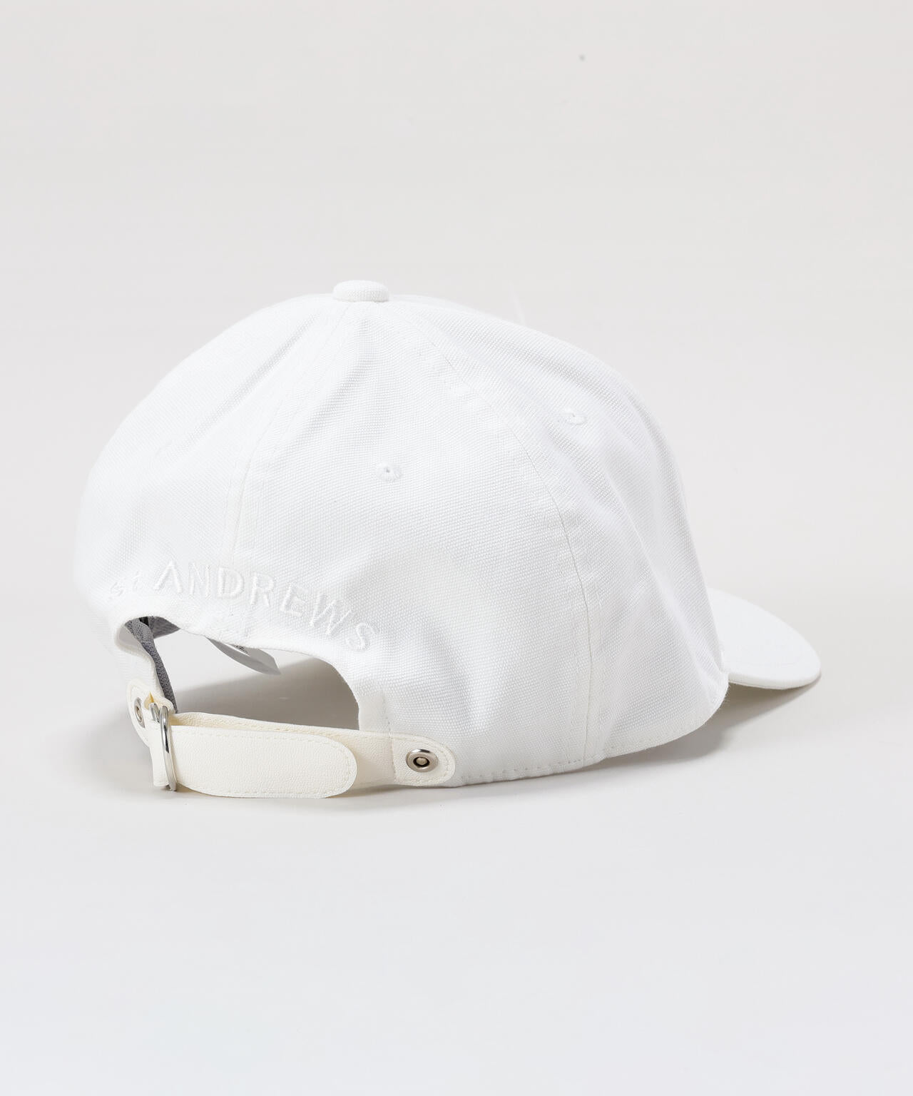 ロゴエンボスキャップ (UNISEX)