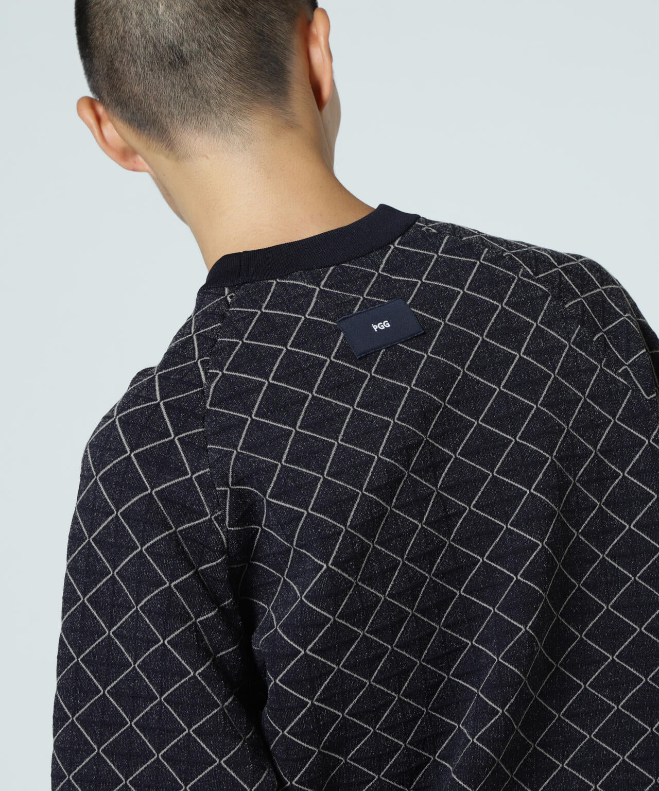 【PGG】【直営店舗&公式オンライン限定】地柄ポリエステルヤーンmm クルーネックニットプルオーバー (MENS)