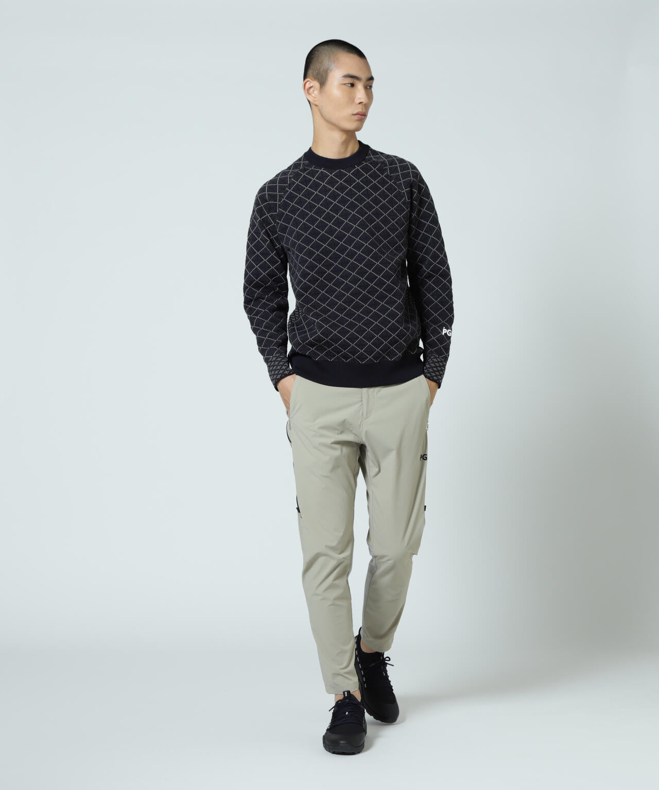 【PGG】【直営店舗&公式オンライン限定】地柄ポリエステルヤーンmm クルーネックニットプルオーバー (MENS)