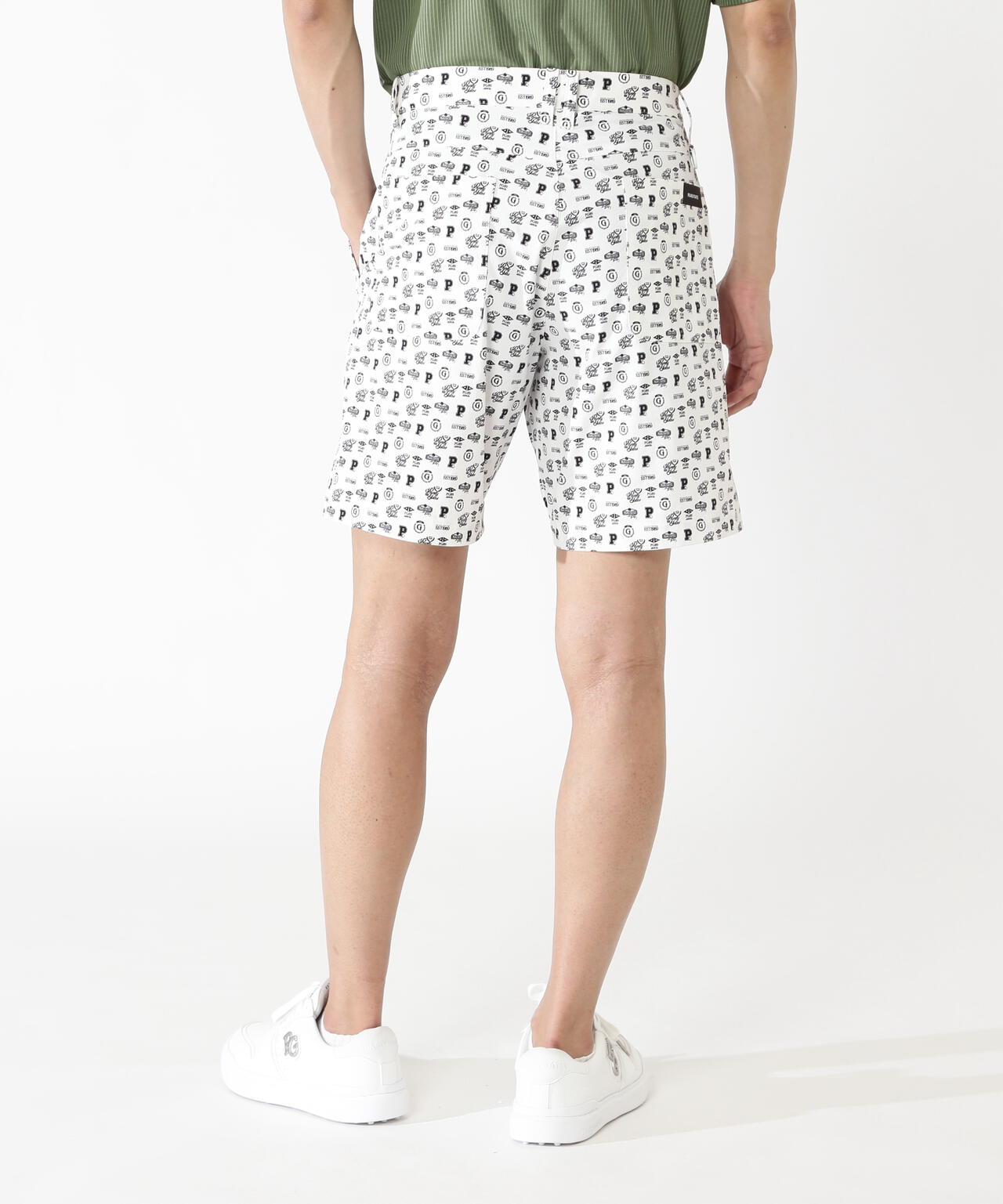 ナイロンストレッチショートパンツ ＜カレッジロゴ総柄＞