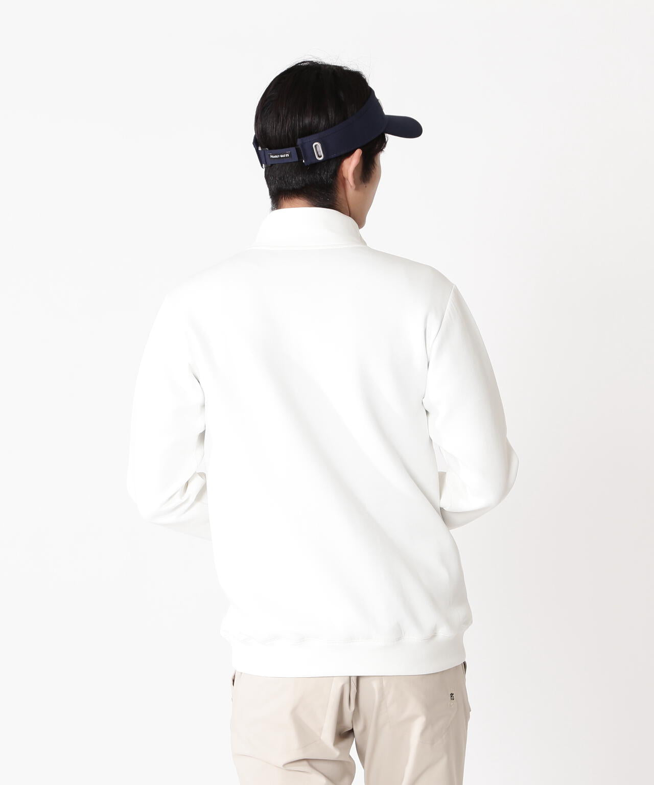 H:182cm/C:93/W:77/H:91 着用サイズ：5
