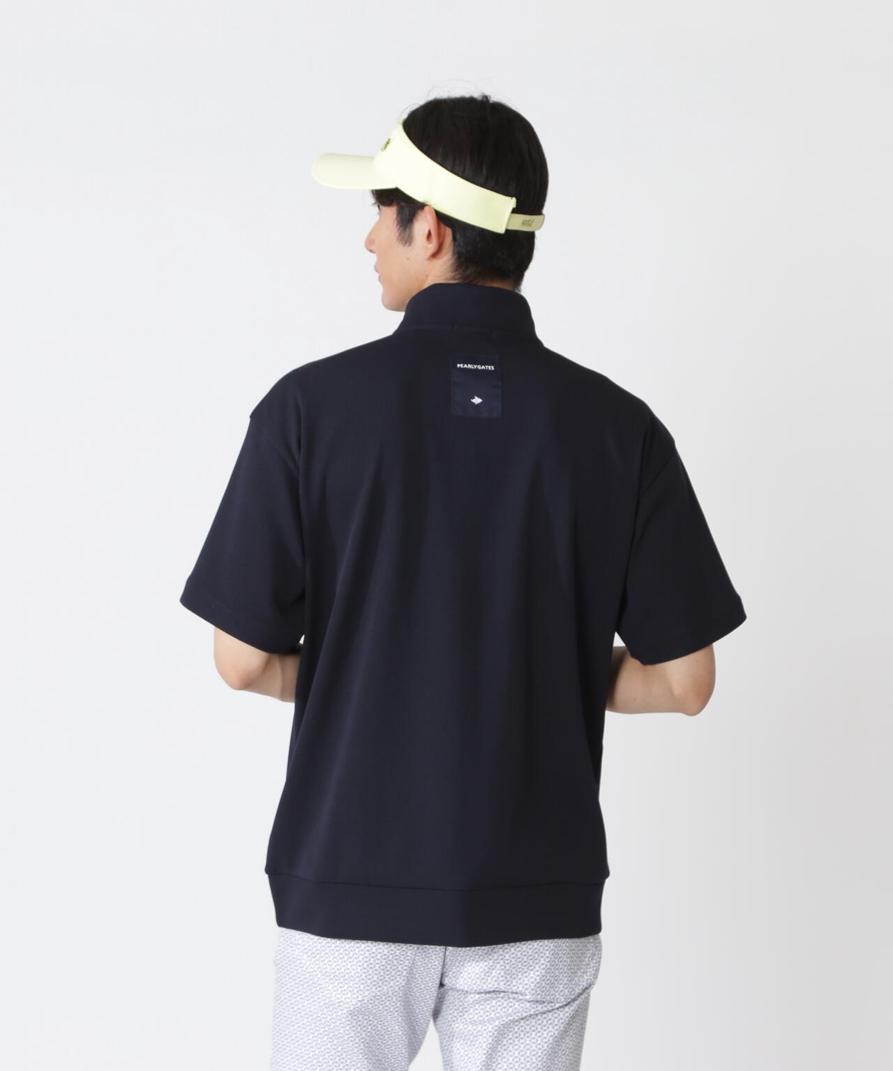 H:182cm/C:93/W:77/H:91 着用サイズ：5