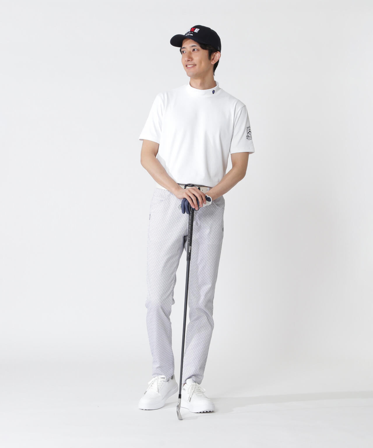 H:182cm/C:93/W:77/H:91 着用サイズ：5