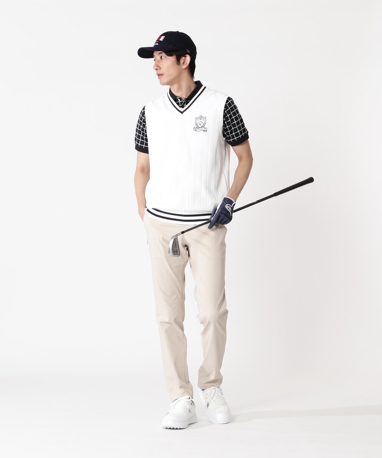 H:182cm/C:93/W:77/H:91 着用サイズ：5