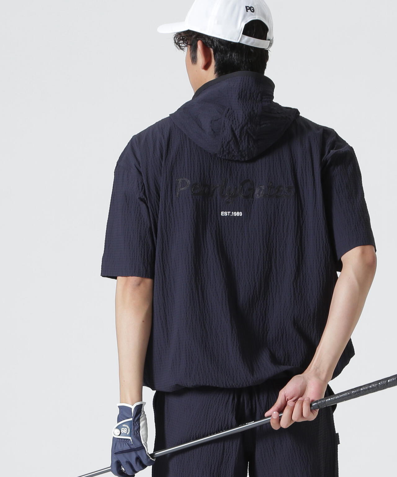 H:182cm/C:93/W:77/H:91 着用サイズ：5