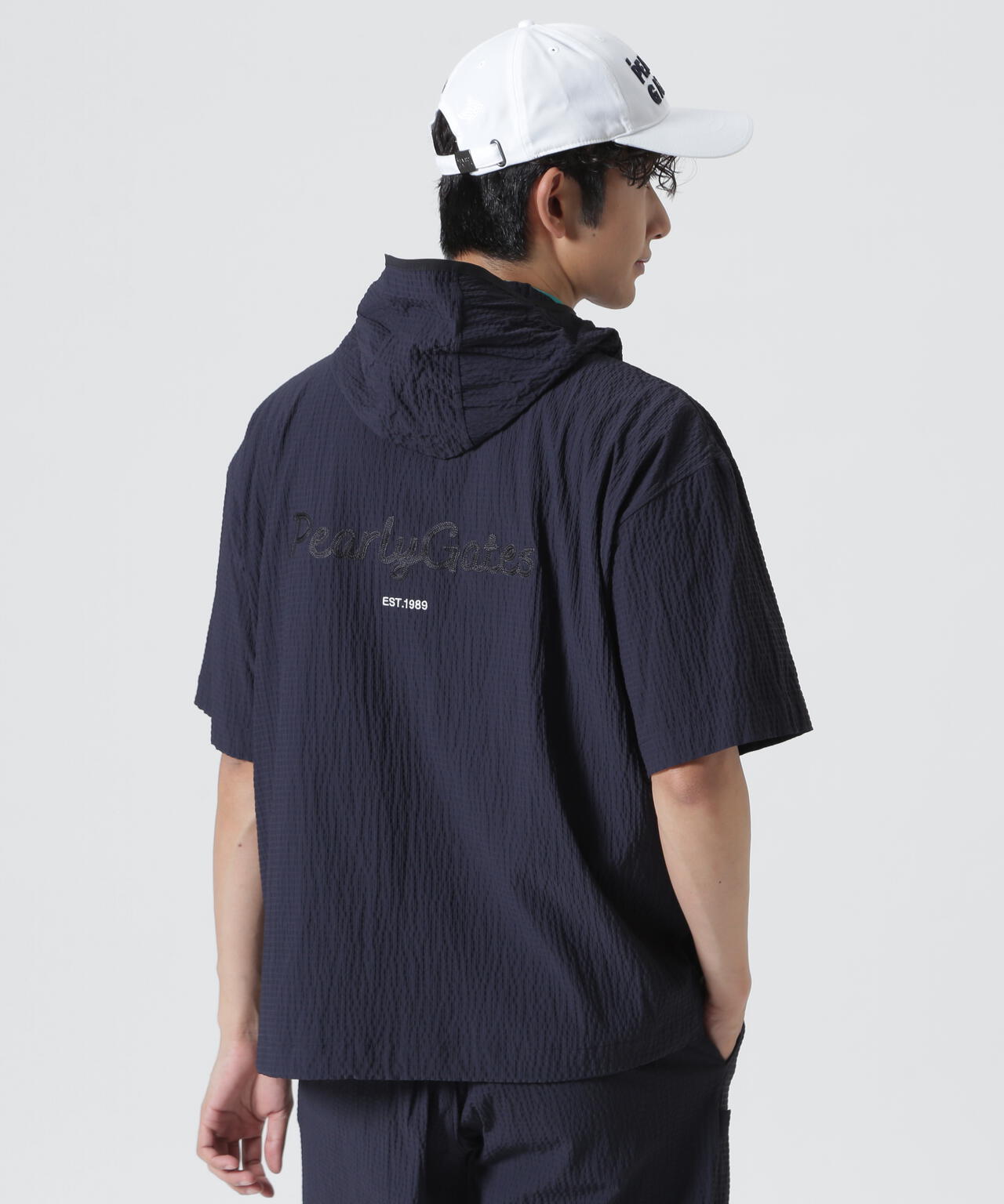 H:182cm/C:93/W:77/H:91 着用サイズ：5