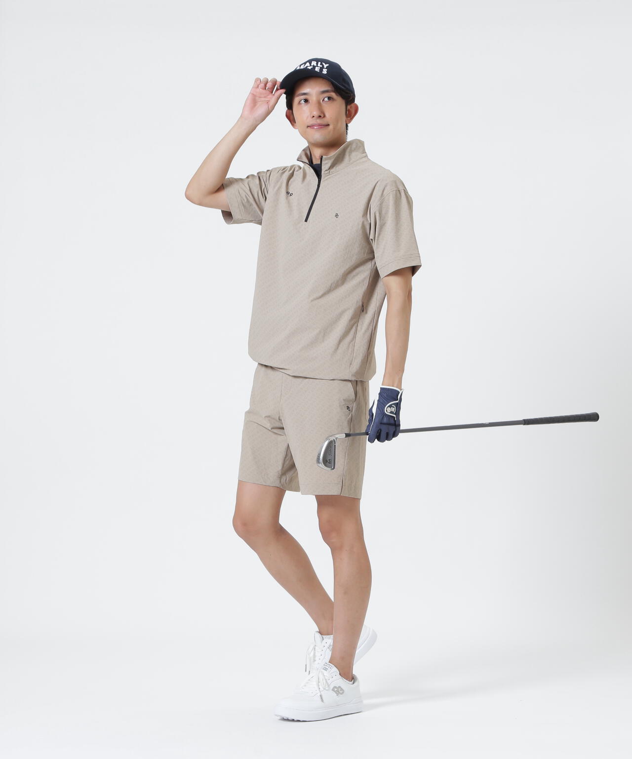 H:182cm/C:93/W:77/H:91 着用サイズ：5