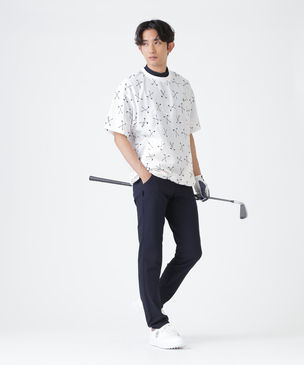 H:182cm/C:93/W:77/H:91 着用サイズ：5