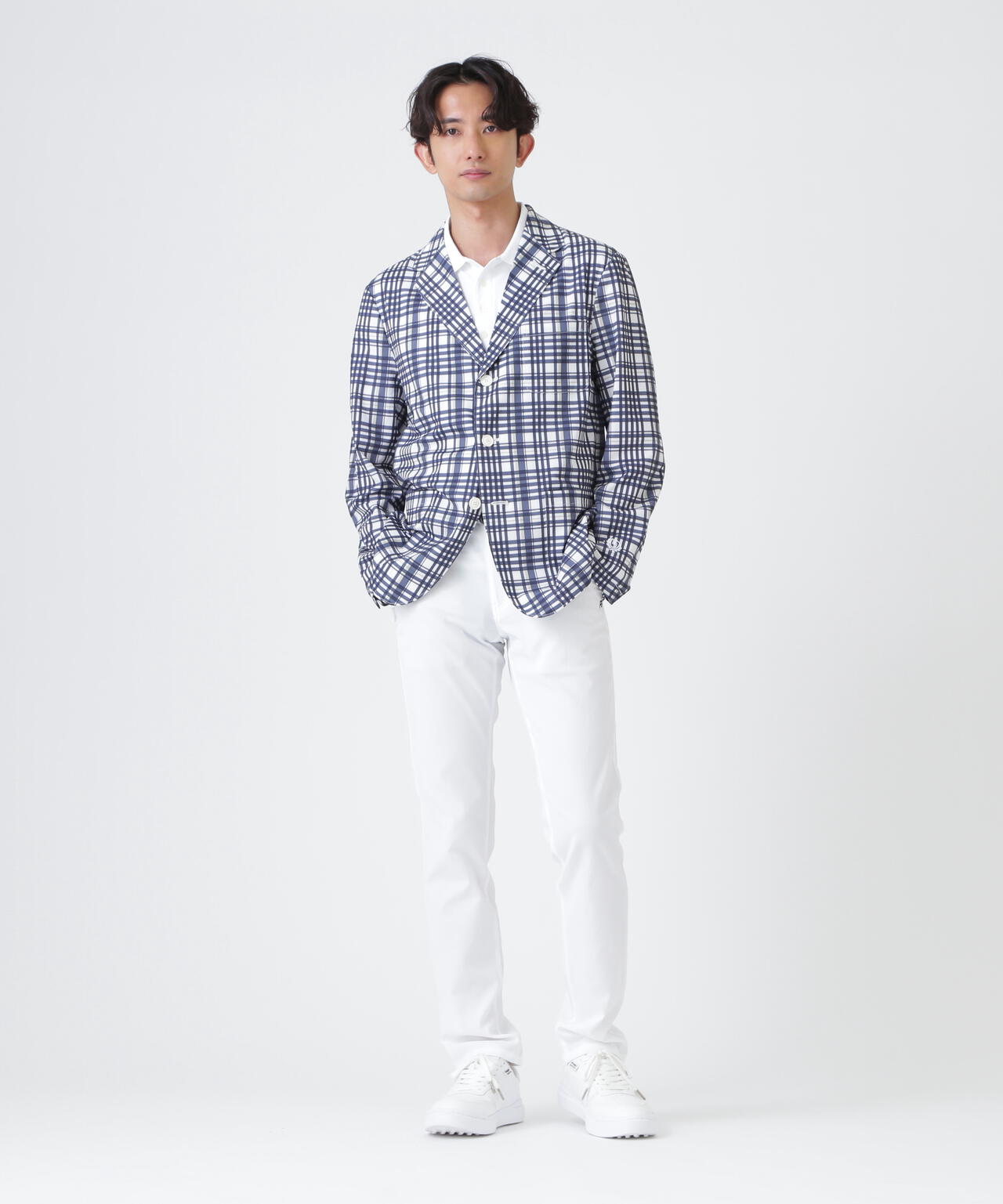 H:182cm/C:93/W:77/H:91 着用サイズ：5