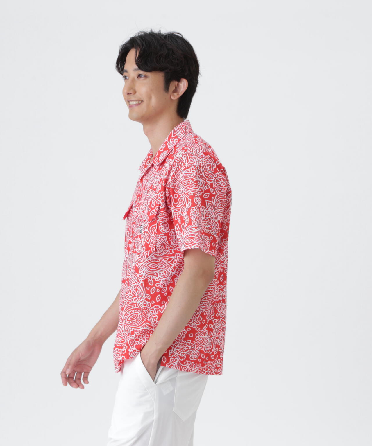 H:182cm/C:93/W:77/H:91 着用サイズ：5
