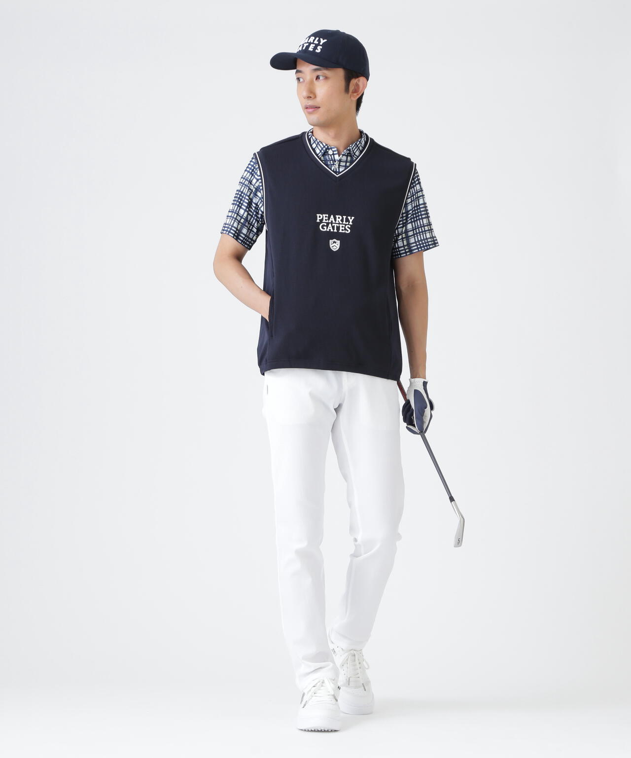 H:182cm/C:93/W:77/H:91 着用サイズ：5