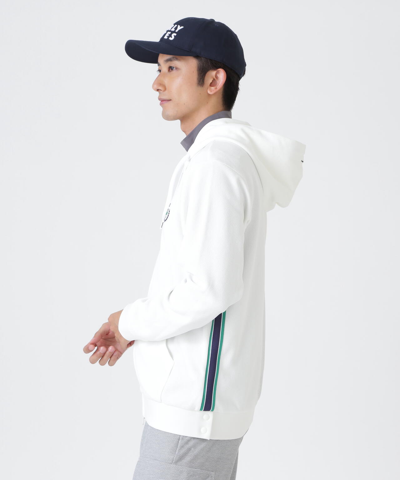 H:182cm/C:93/W:77/H:91 着用サイズ：5