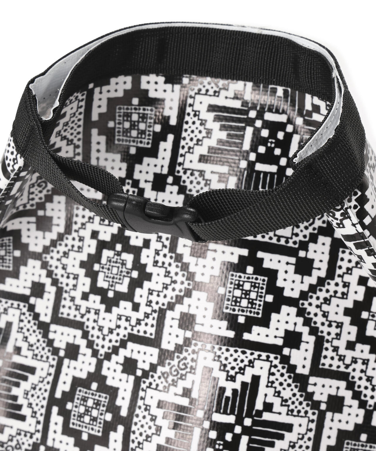 【PGG】【直営店舗&公式オンライン限定】PVCミニショルダーバッグ ＜フローズン柄＞ (UNISEX)