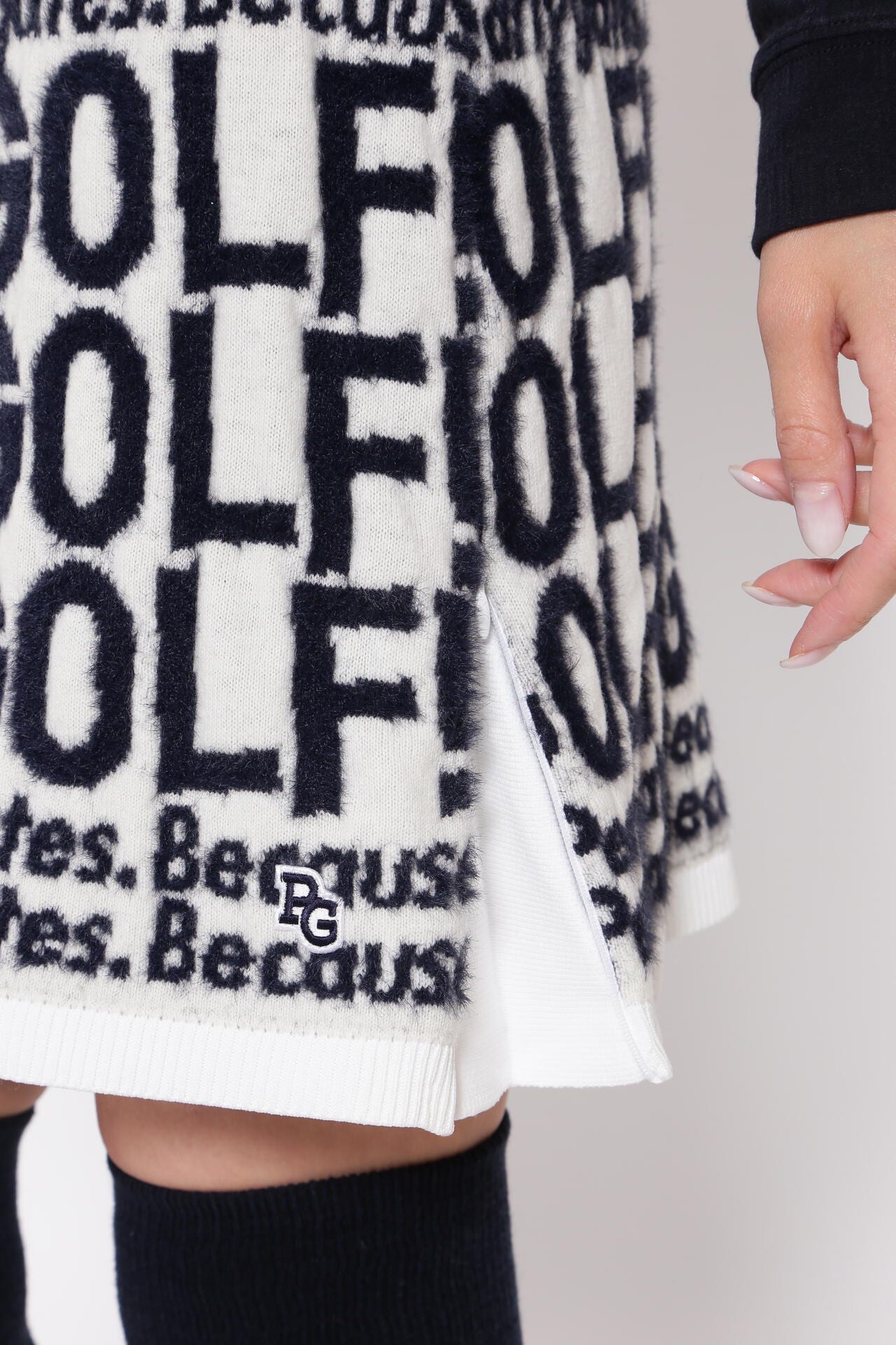 GOLF柄ジャガード ニットスカート ＜GOLFロゴ＞