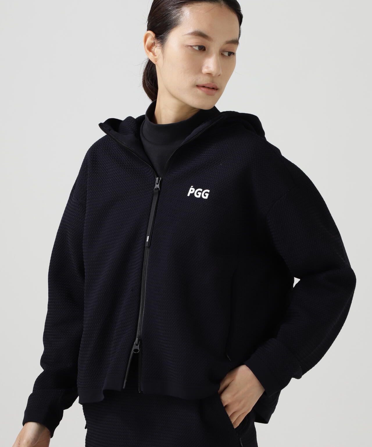 【PGG】【直営店舗&公式オンライン限定】ポリエステルヤーンmmフルジップフーディニットブルゾン (LADIES)