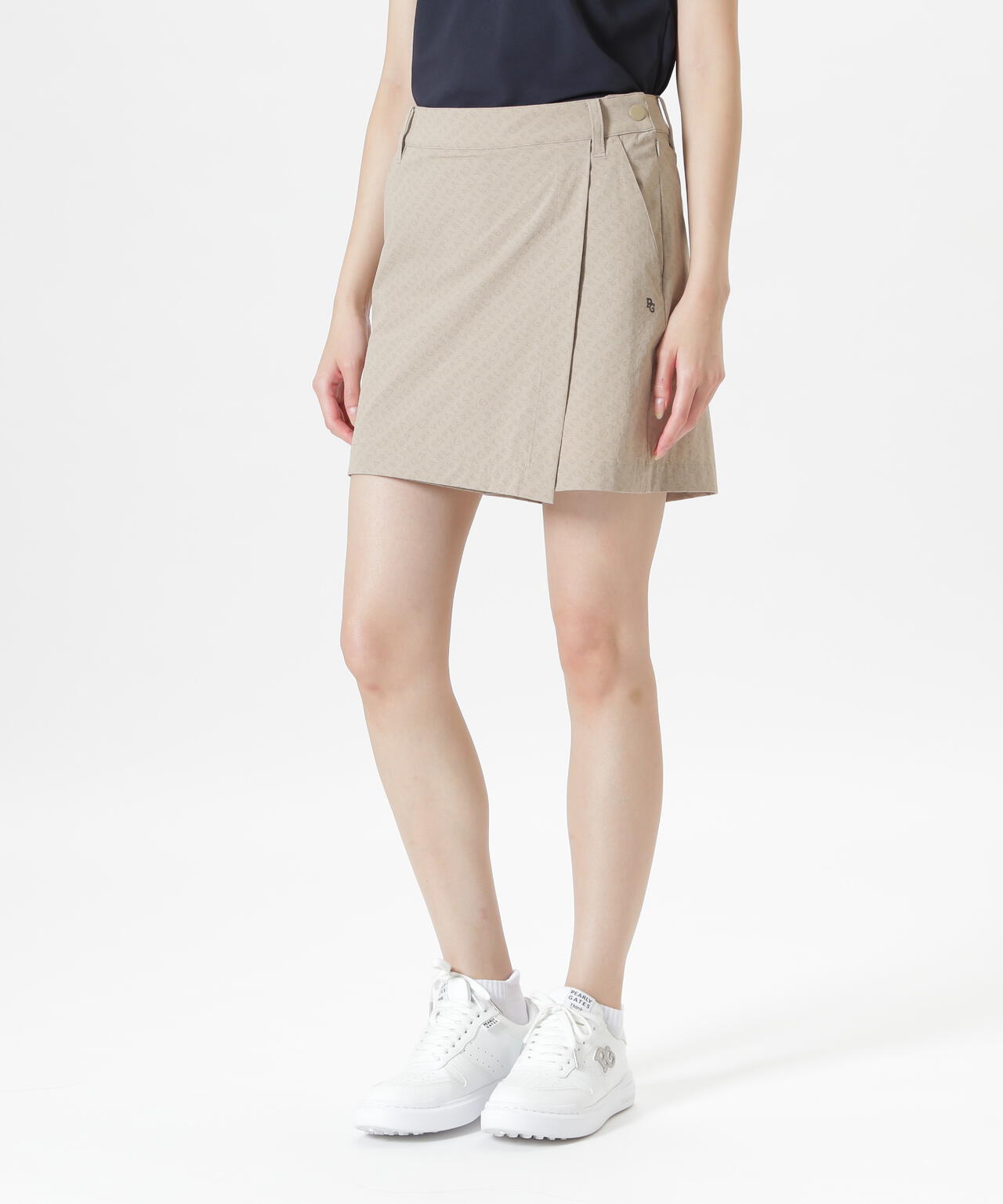 ナイロンストレッチKAZEショートパンツ ＜ロゴ総柄＞