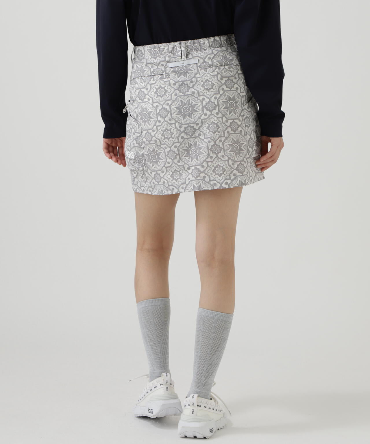 165cm/B:77cm/W:57cm/H:79cm 着用サイズ：1