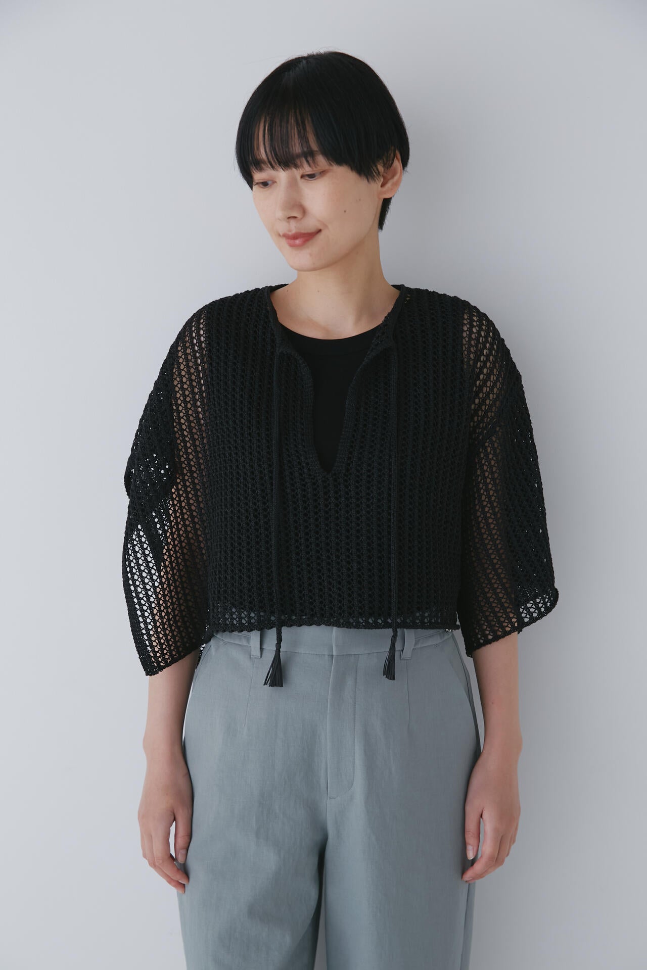 アシンメトリースリーブポンチョ