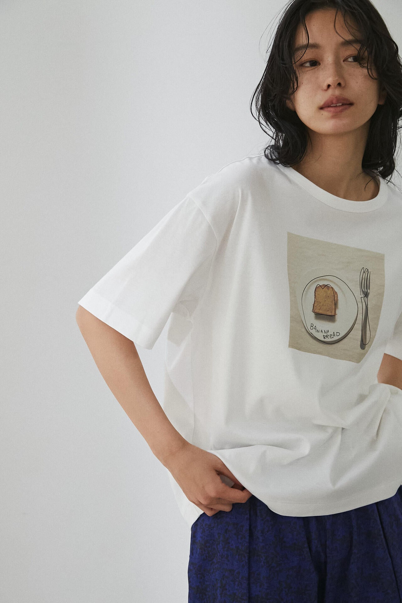 【香菜子】ＯＧコッコラボトンプリントＴシャツ　Ｌサイズ