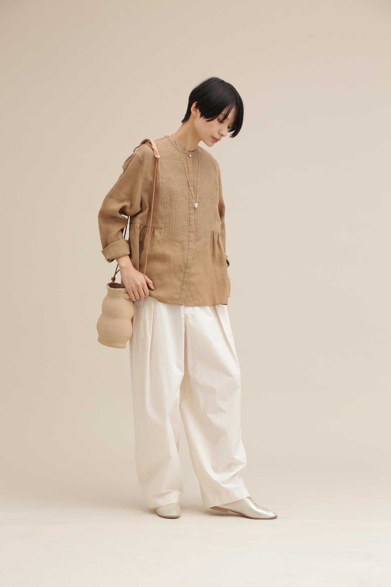 コットンタイプライターワッシャーバレルパンツ