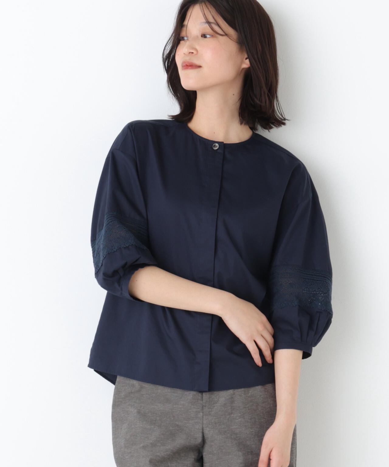 《洗える》レースドッキングクルーネックブラウス