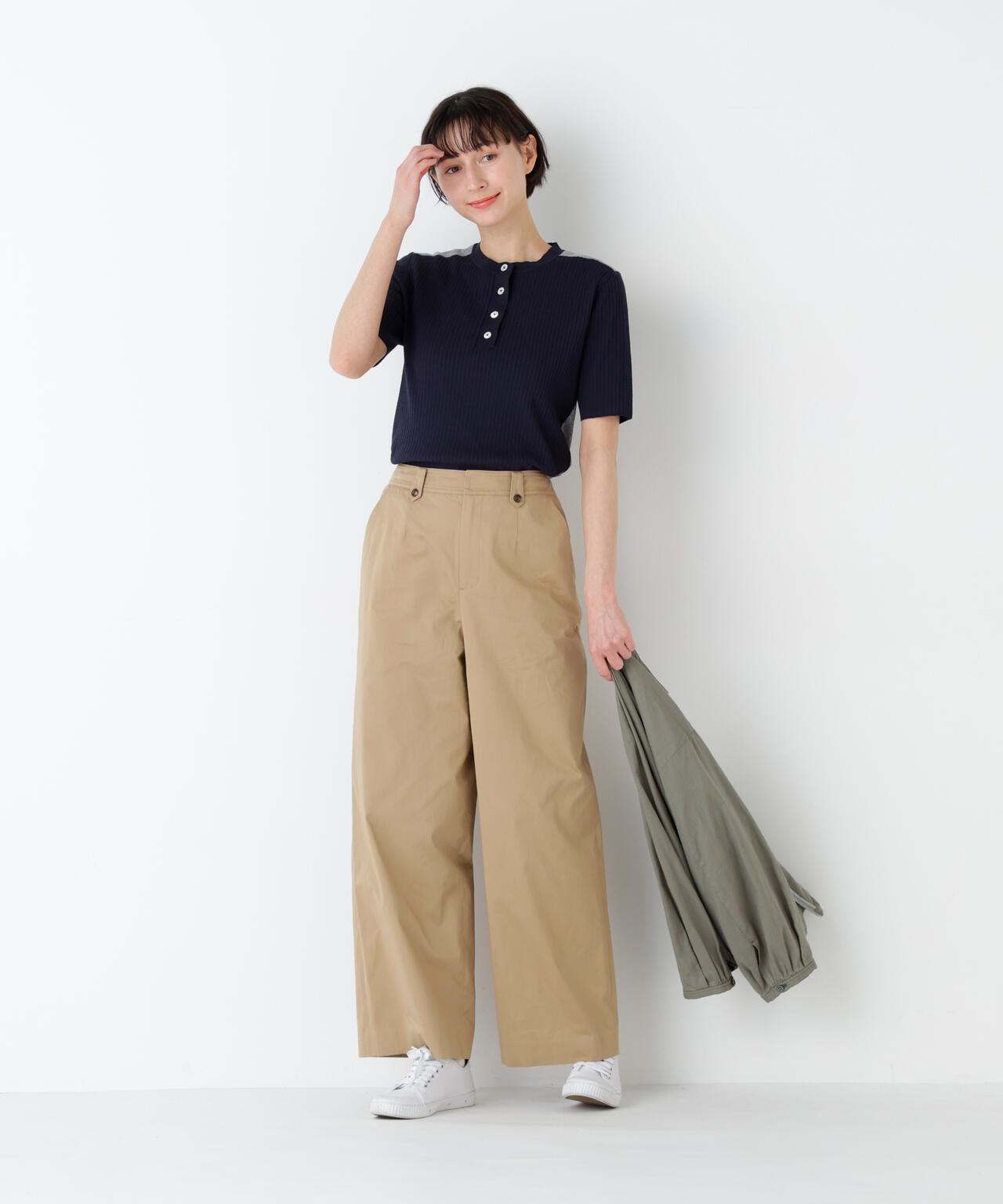 身長168cm　B76 W58 H86 着用サイズ：M